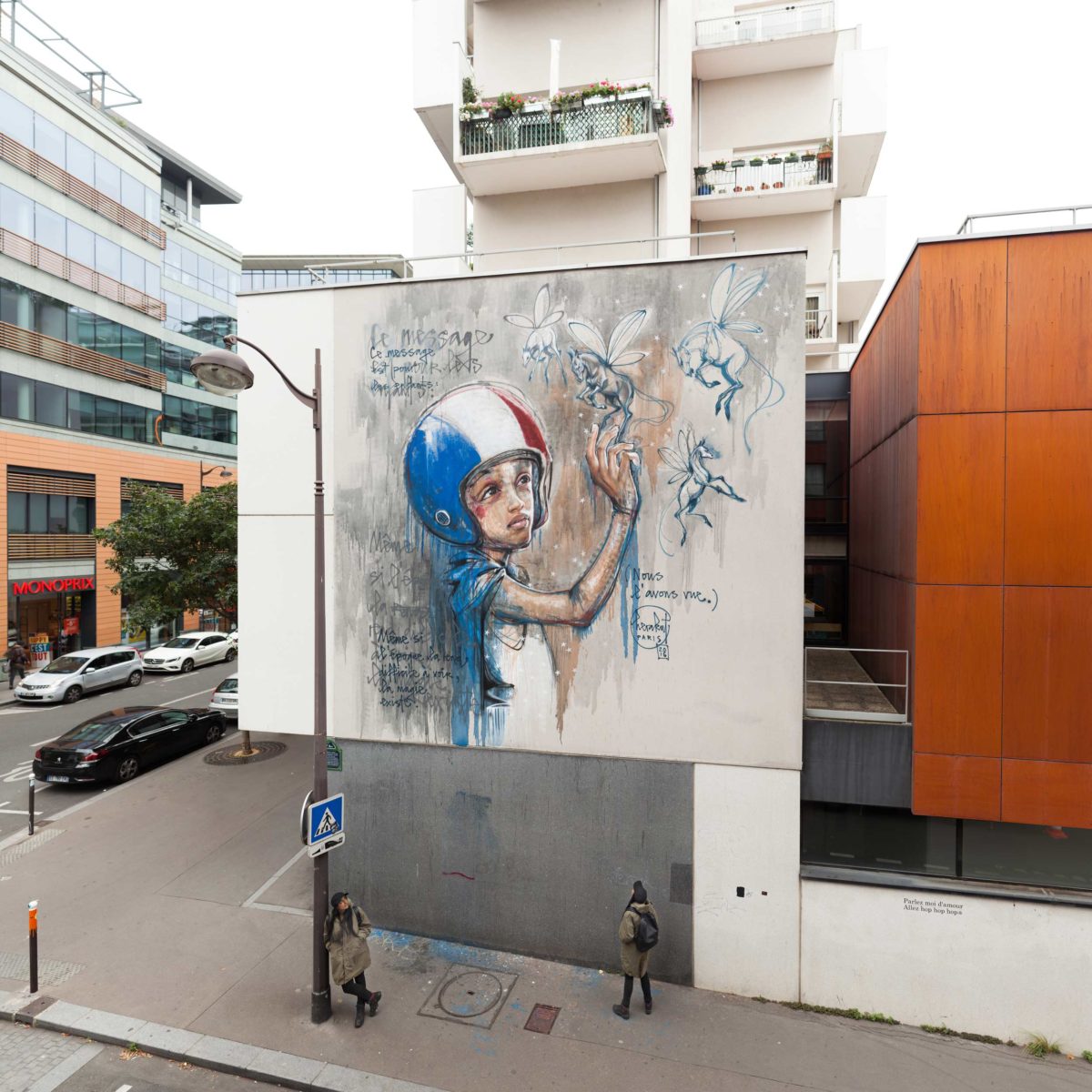 HERAKUT leaves a message for the children in Paris